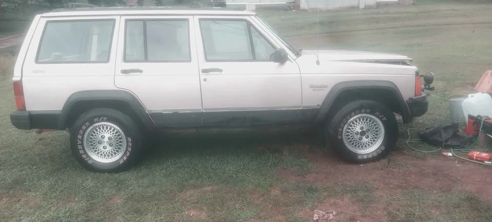 1995 Jeep XJ Cherokee - Image 2 of 3
