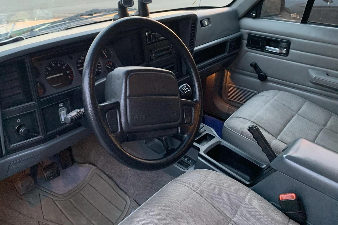 1995 Jeep XJ Cherokee - Image 6 of 8