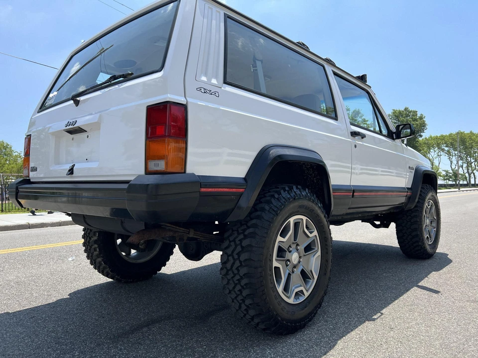 1995 Jeep XJ Cherokee - Image 14 of 31