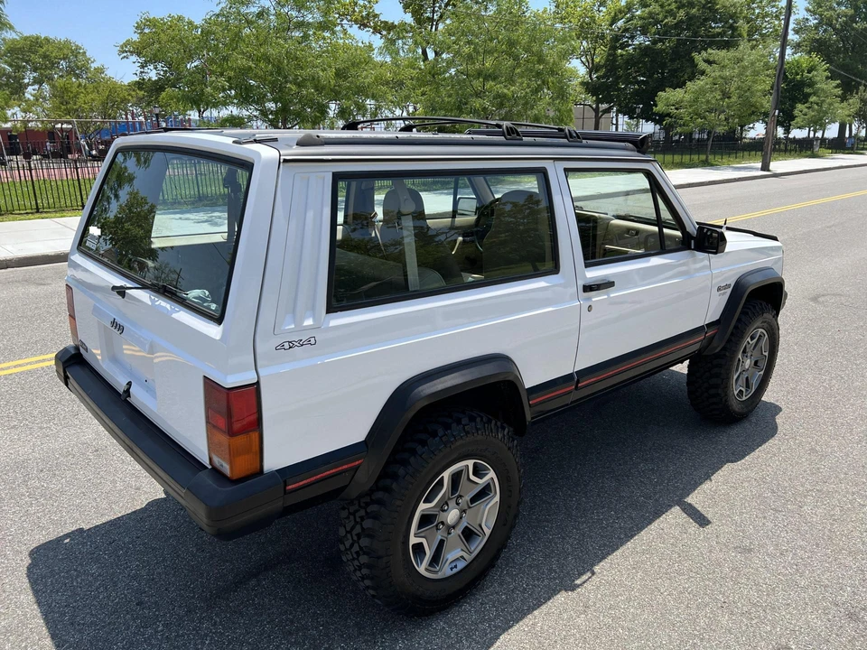 1995 Jeep XJ Cherokee - Image 15 of 31