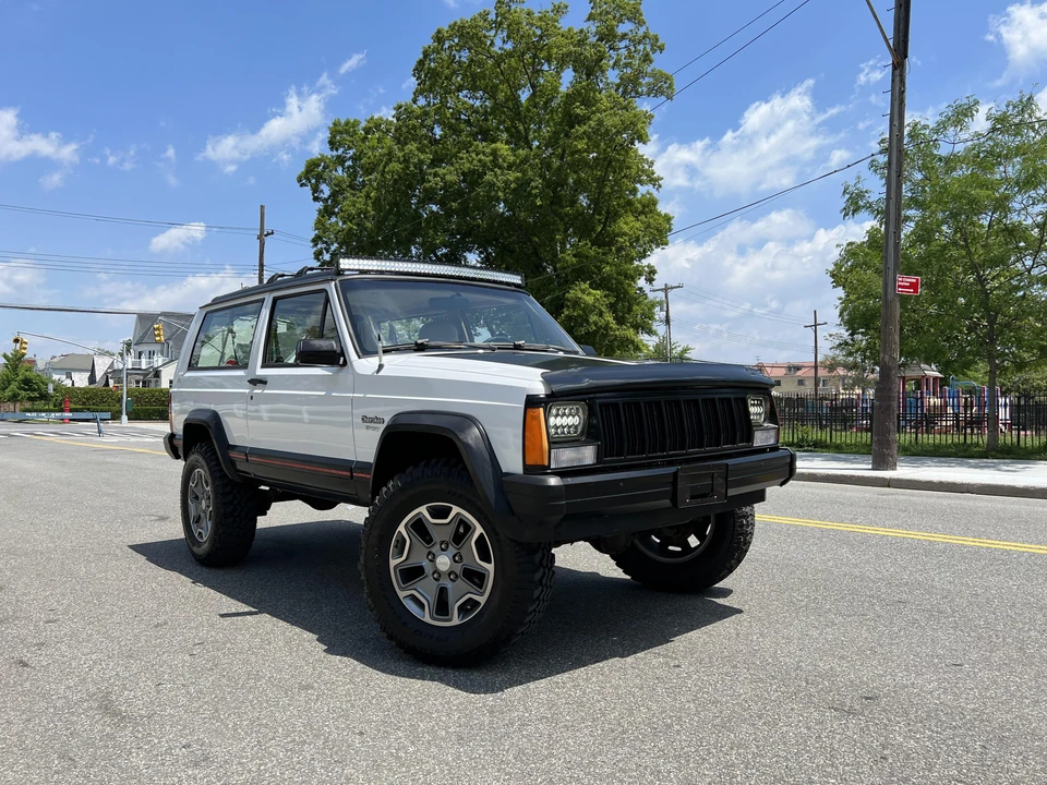 1995 Jeep XJ Cherokee - Image 18 of 31