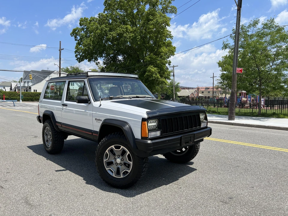 1995 Jeep XJ Cherokee - Image 19 of 31
