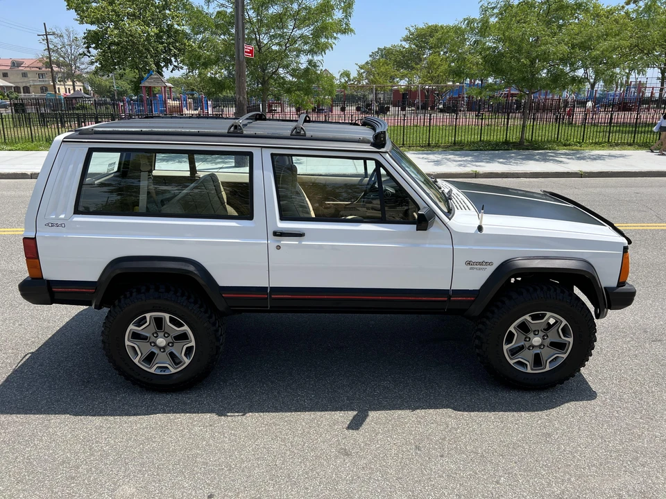 1995 Jeep XJ Cherokee - Image 17 of 31