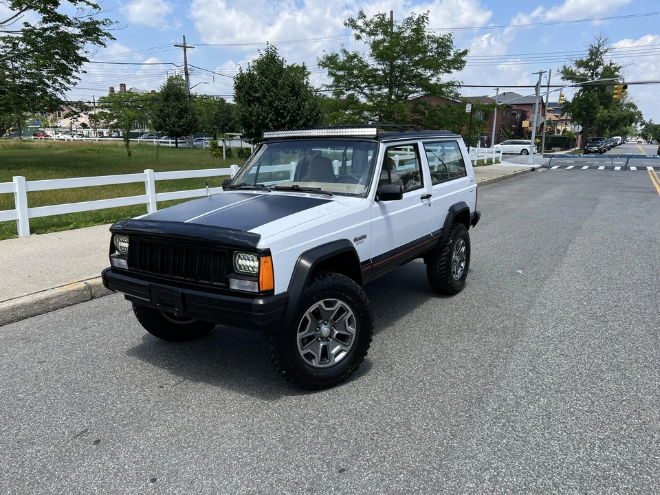 1995 Jeep XJ Cherokee - Image 8 of 31
