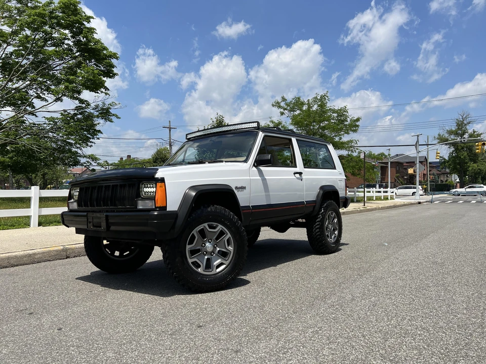 1995 Jeep XJ Cherokee - Image 10 of 31