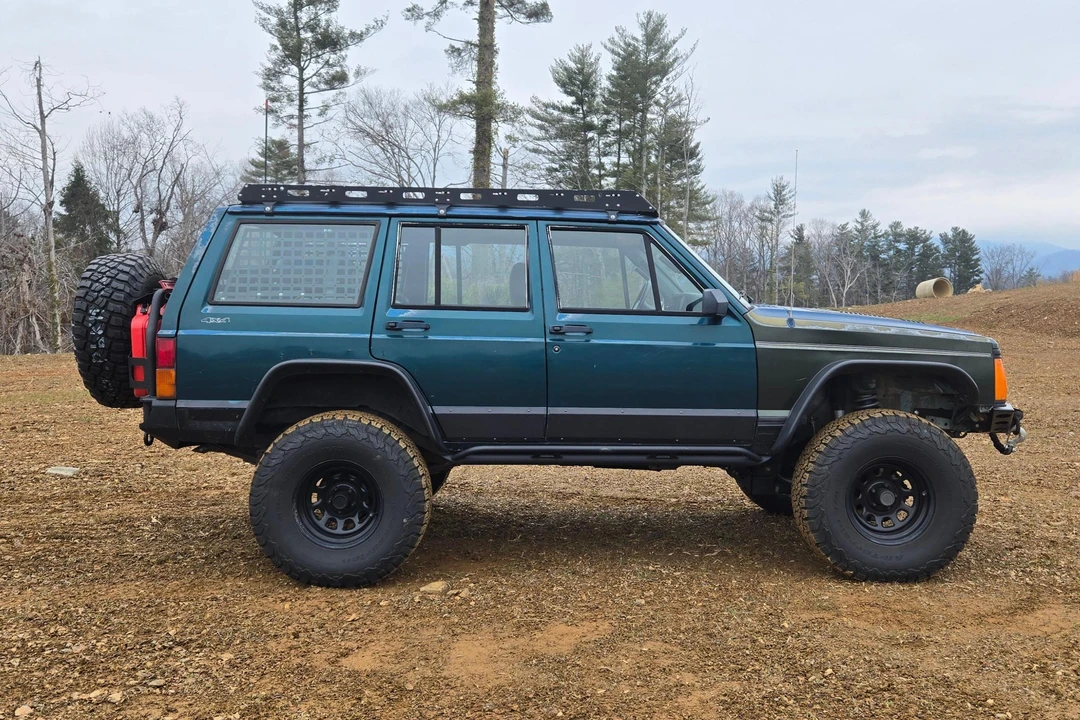 1995 Jeep XJ Cherokee - Image 3 of 31