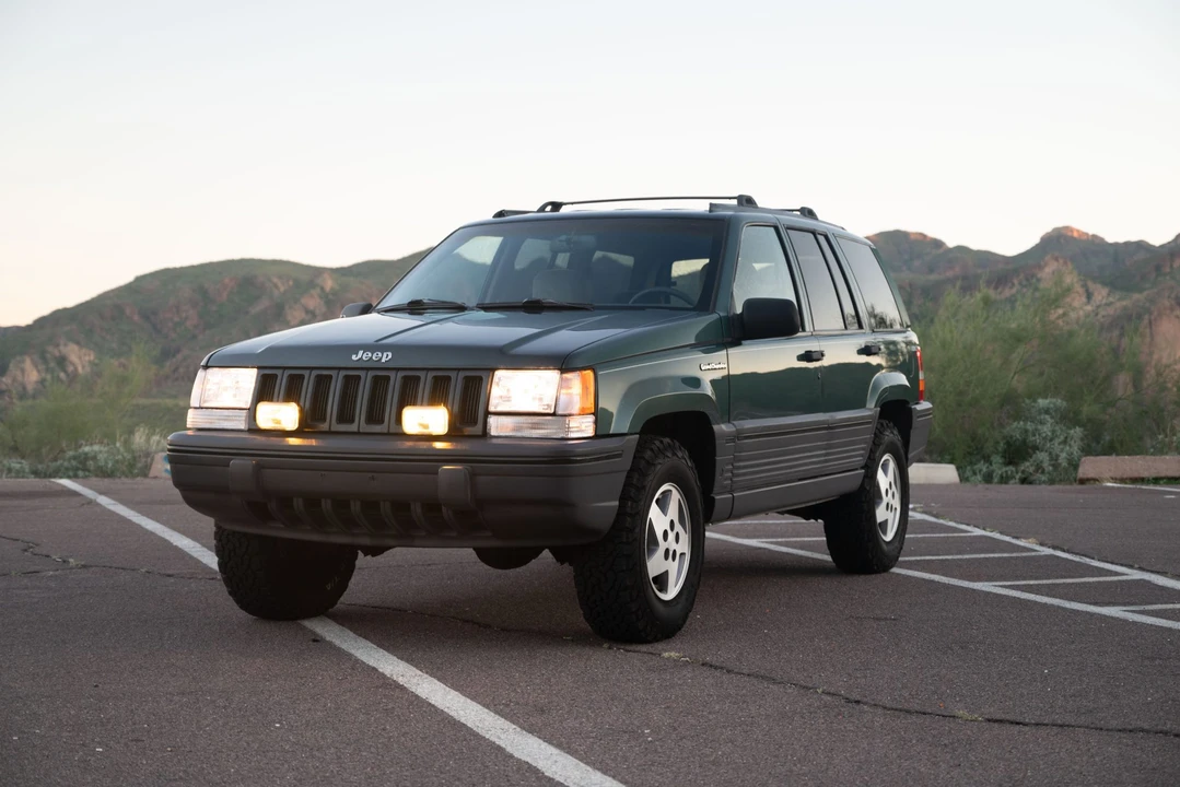1995 Jeep XJ Cherokee - Image 2 of 31