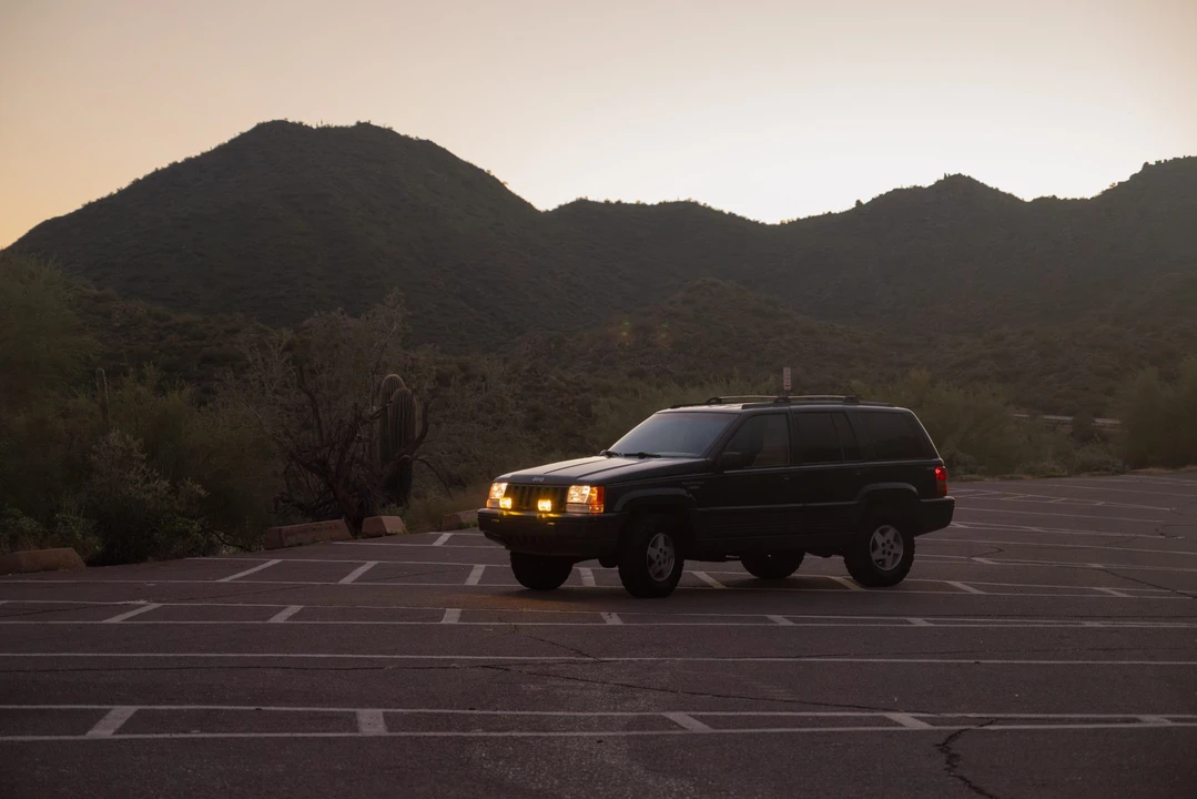 1995 Jeep XJ Cherokee - Image 9 of 31