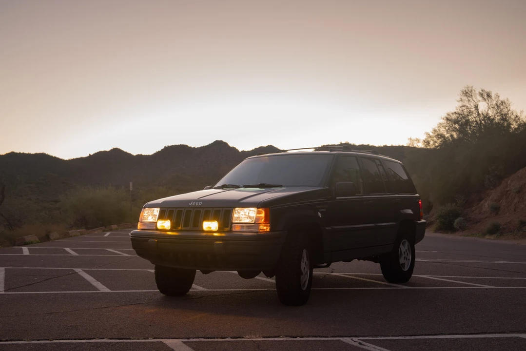 1995 Jeep XJ Cherokee - Image 5 of 31