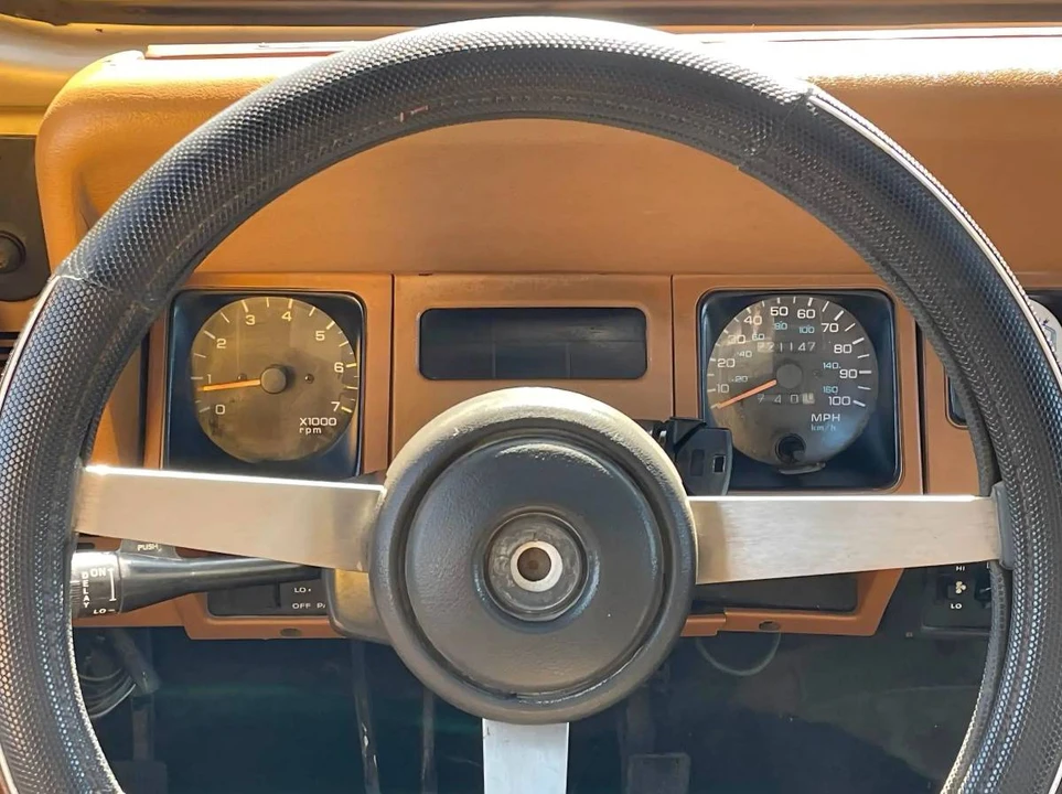 1995 Jeep YJ Wrangler - Image 9 of 10