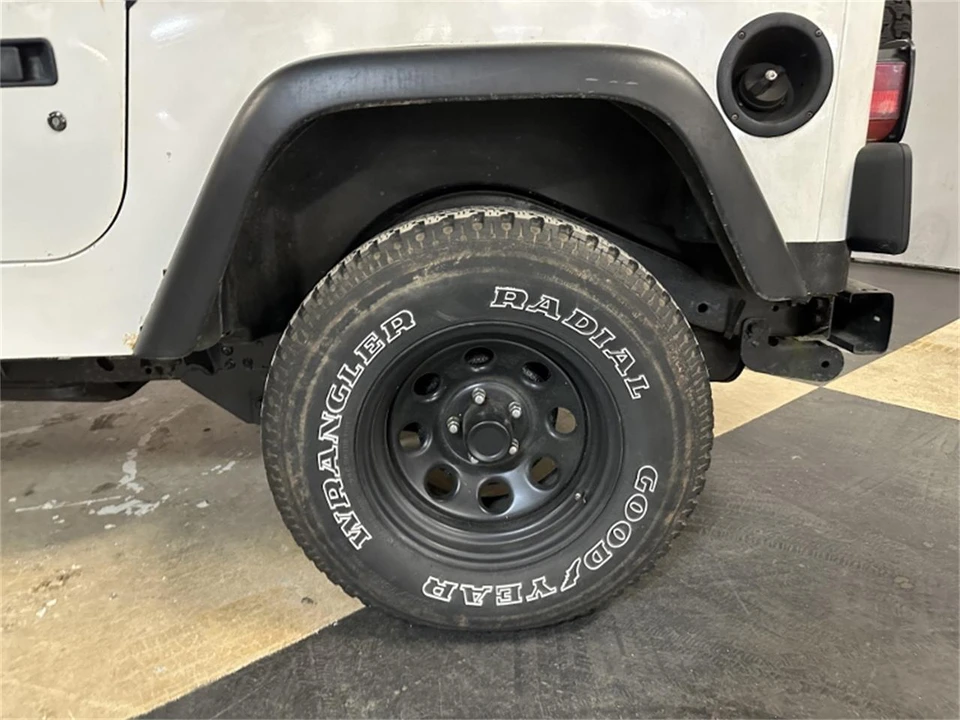 1995 Jeep YJ Wrangler - Image 14 of 31