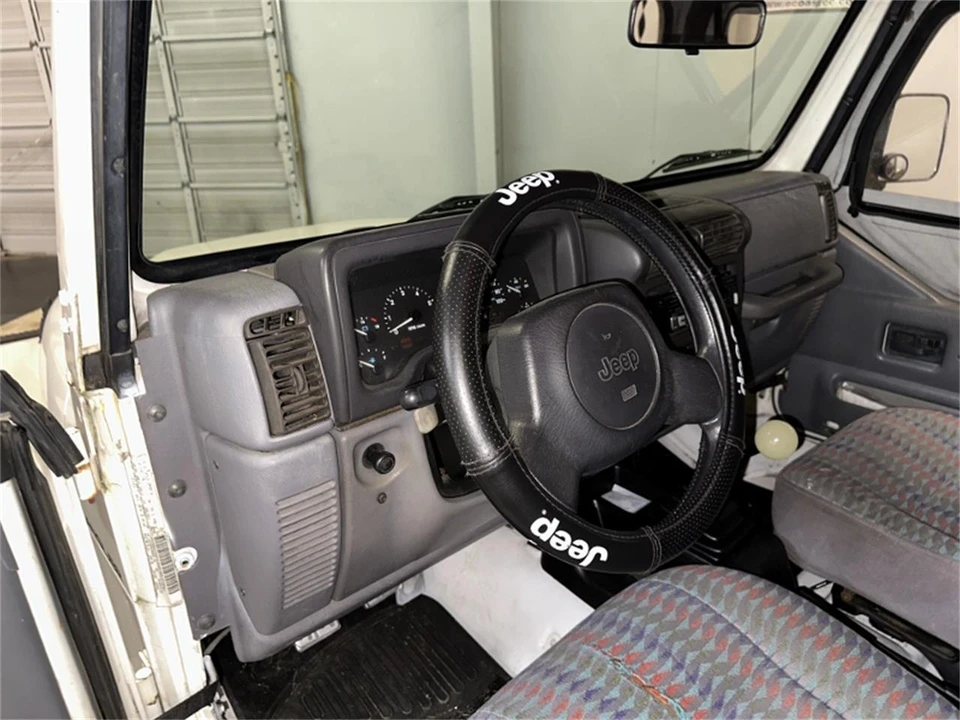 1995 Jeep YJ Wrangler - Image 16 of 31