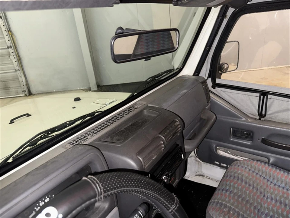 1995 Jeep YJ Wrangler - Image 17 of 31