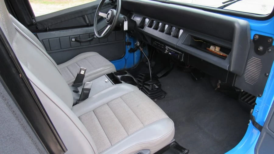 1995 Jeep YJ Wrangler - Image 5 of 8