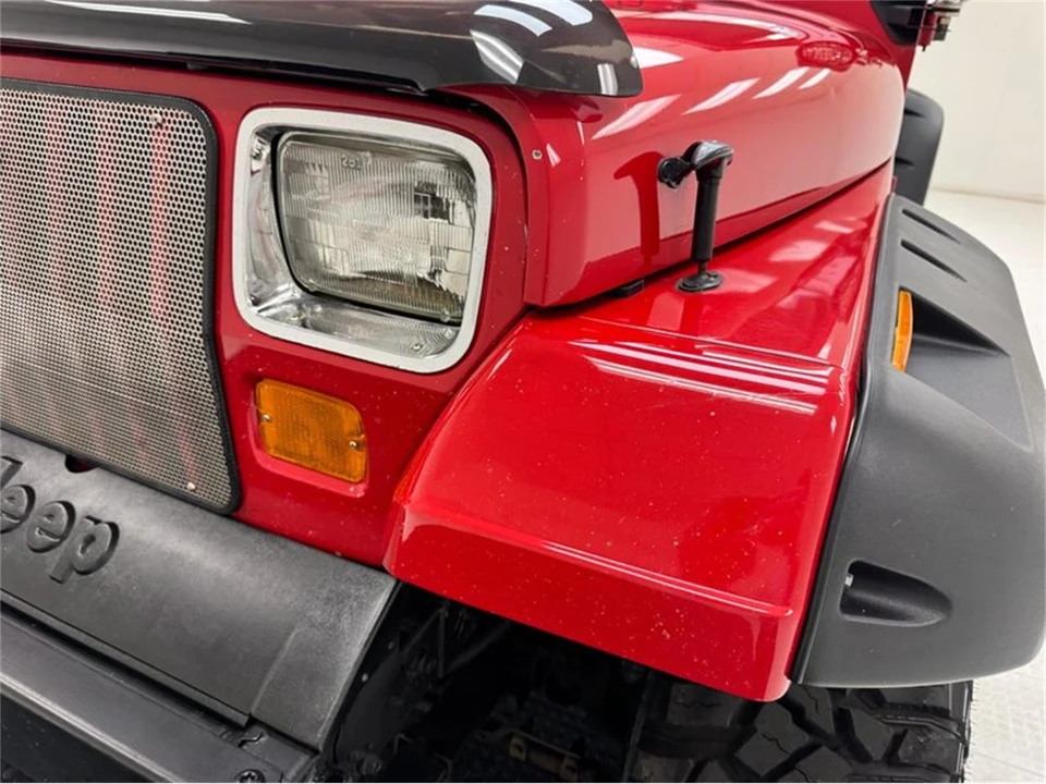 1995 Jeep YJ Wrangler - Image 11 of 31