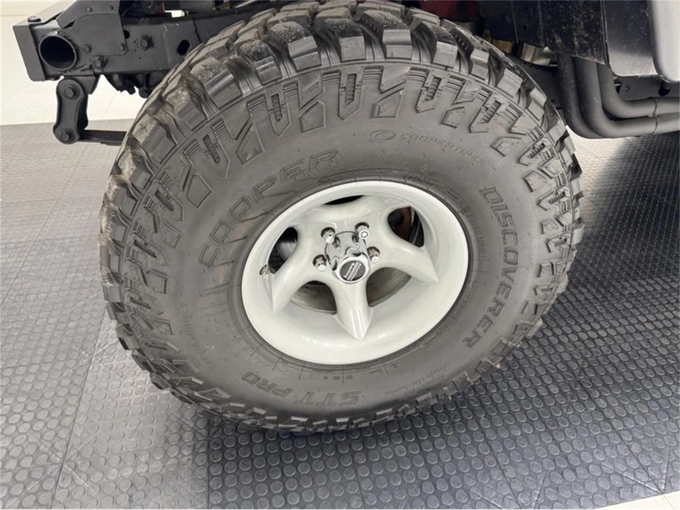 1995 Jeep YJ Wrangler - Image 12 of 31