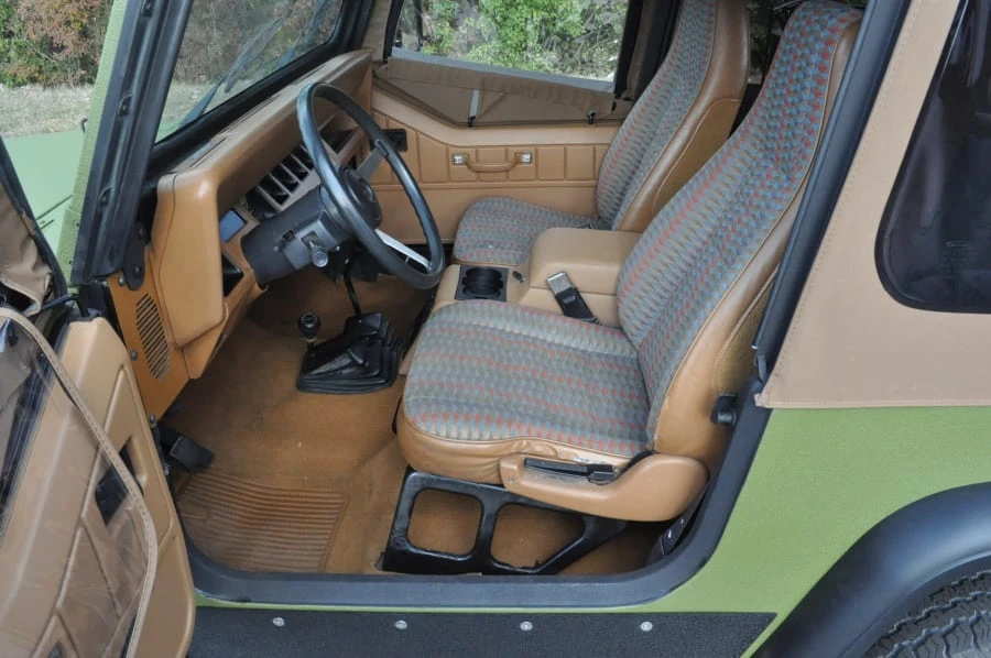 1995 Jeep YJ Wrangler - Image 5 of 12