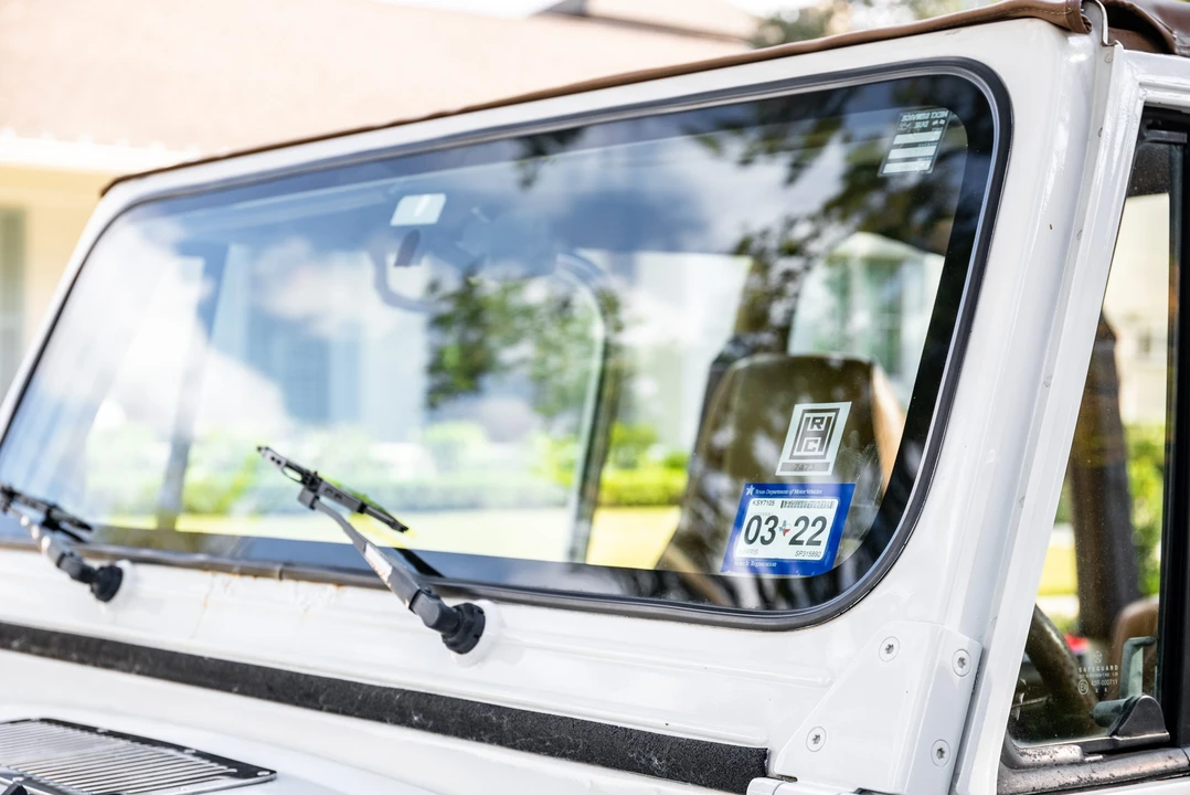 1995 Jeep YJ Wrangler - Image 18 of 31