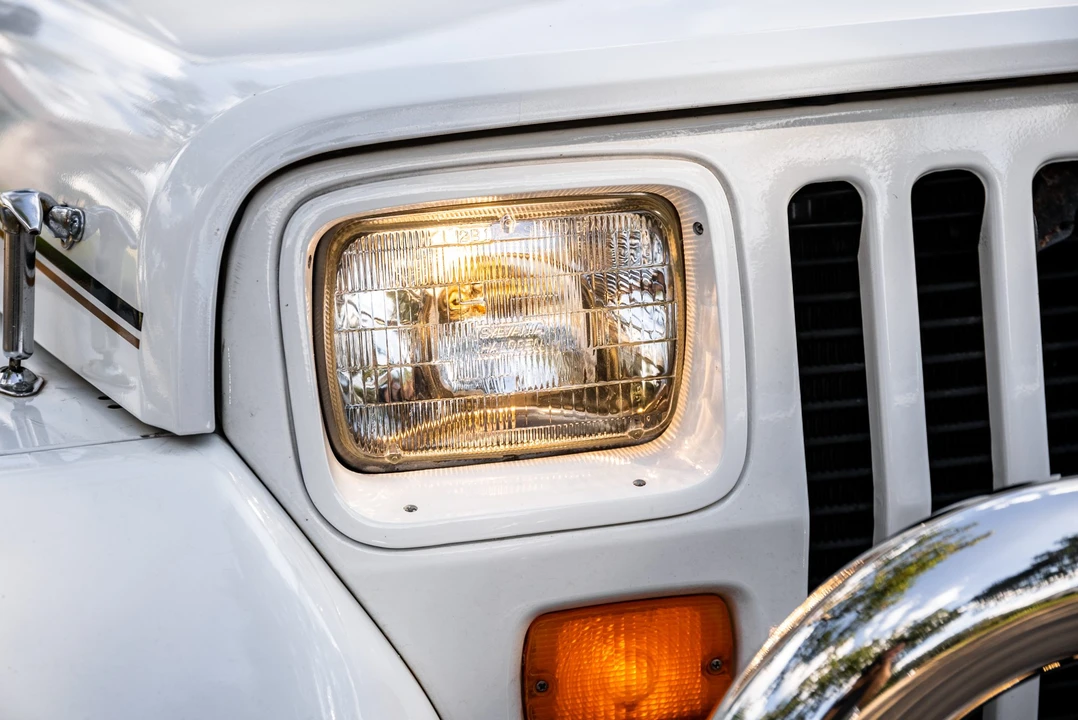 1995 Jeep YJ Wrangler - Image 29 of 31