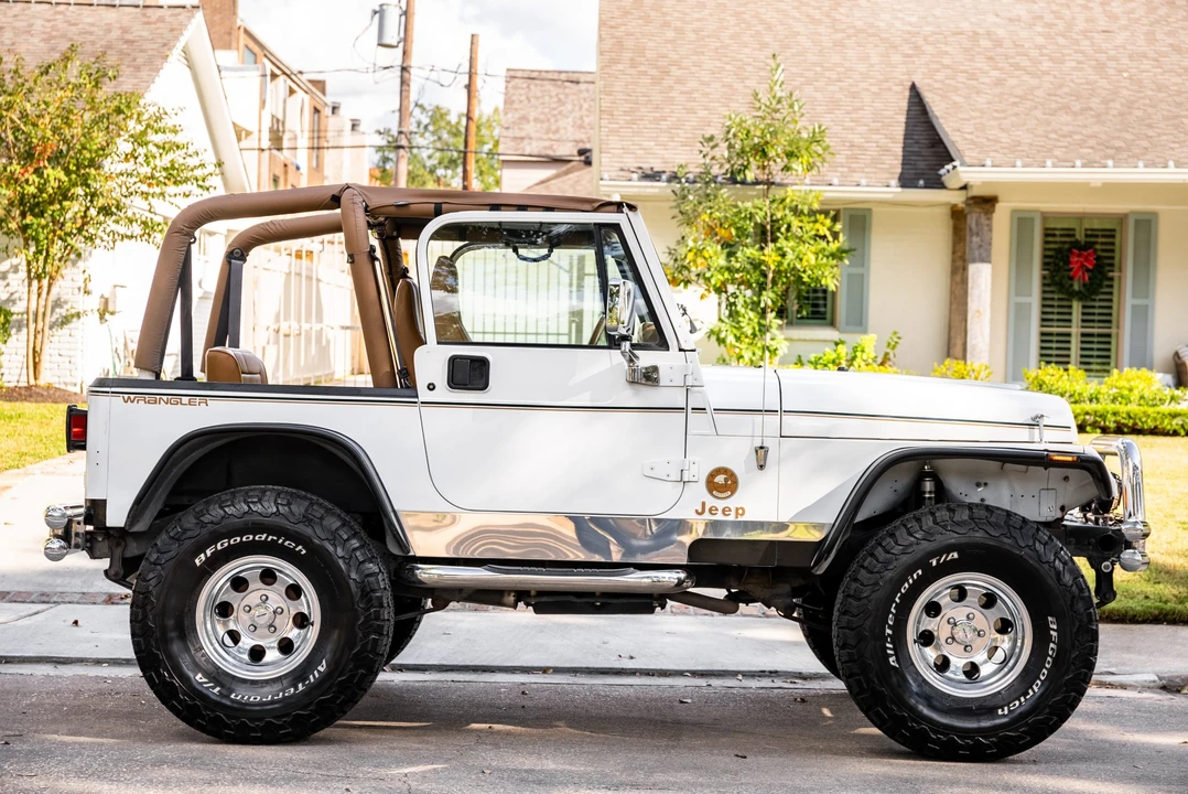 1995 Jeep YJ Wrangler - Image 8 of 31