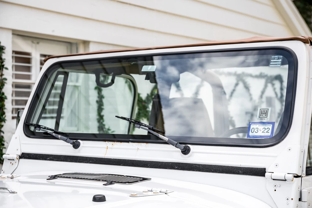 1995 Jeep YJ Wrangler - Image 16 of 31