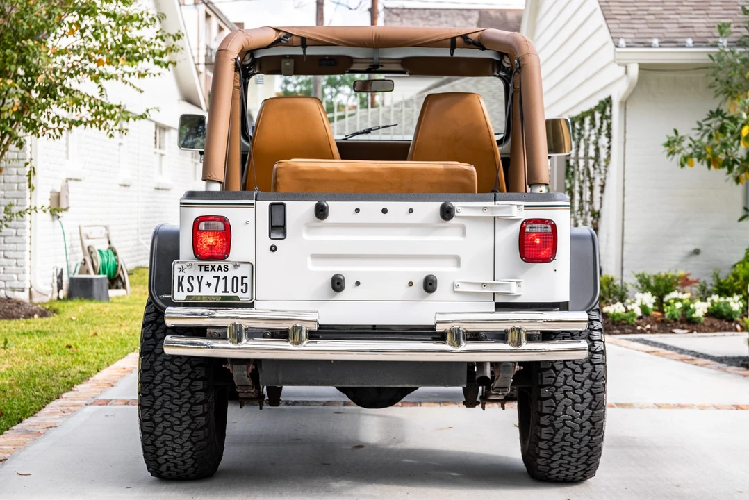 1995 Jeep YJ Wrangler - Image 5 of 31