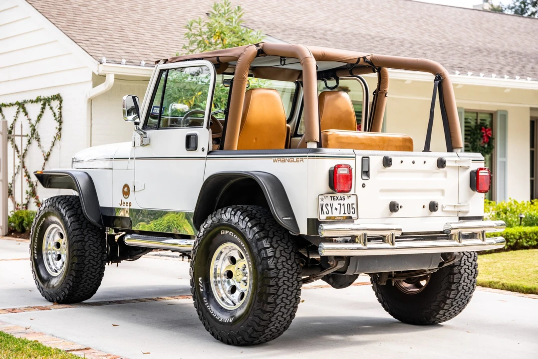 1995 Jeep YJ Wrangler - Image 4 of 31