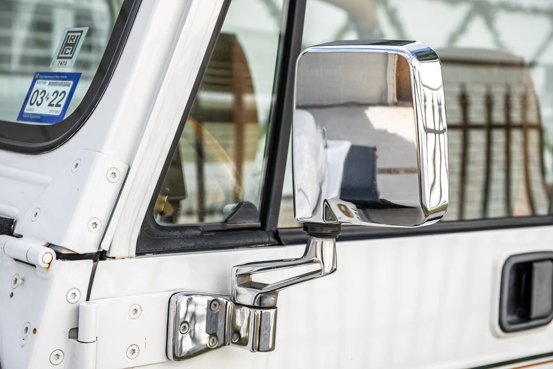 1995 Jeep YJ Wrangler - Image 23 of 31