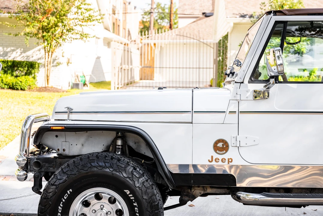 1995 Jeep YJ Wrangler - Image 10 of 31