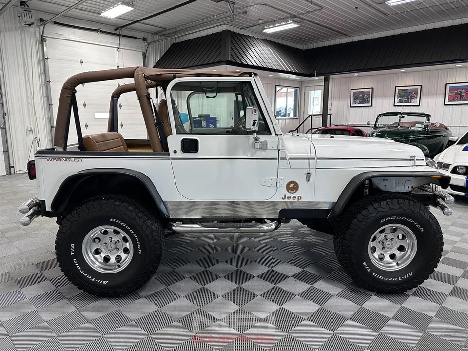 1995 Jeep YJ Wrangler - Image 7 of 31