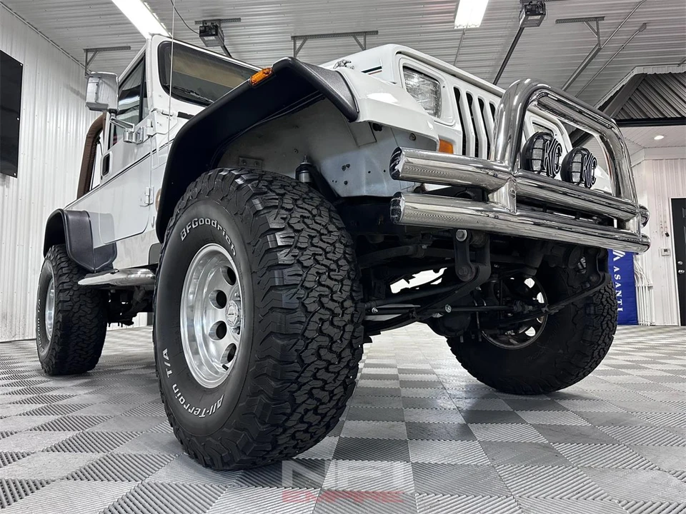 1995 Jeep YJ Wrangler - Image 15 of 31