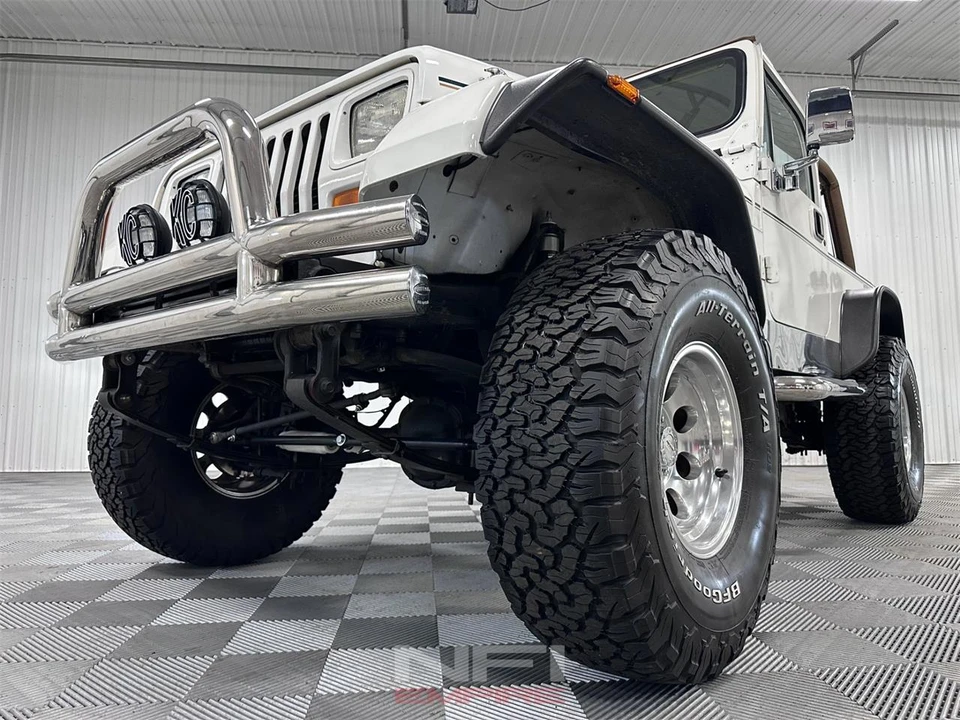 1995 Jeep YJ Wrangler - Image 13 of 31