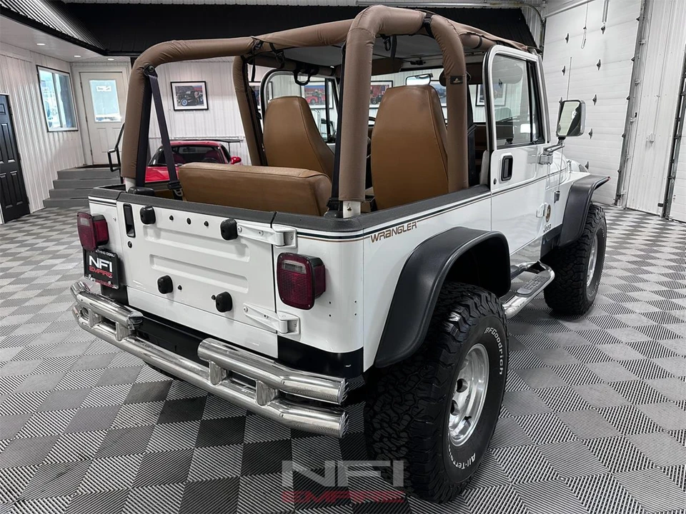 1995 Jeep YJ Wrangler - Image 8 of 31