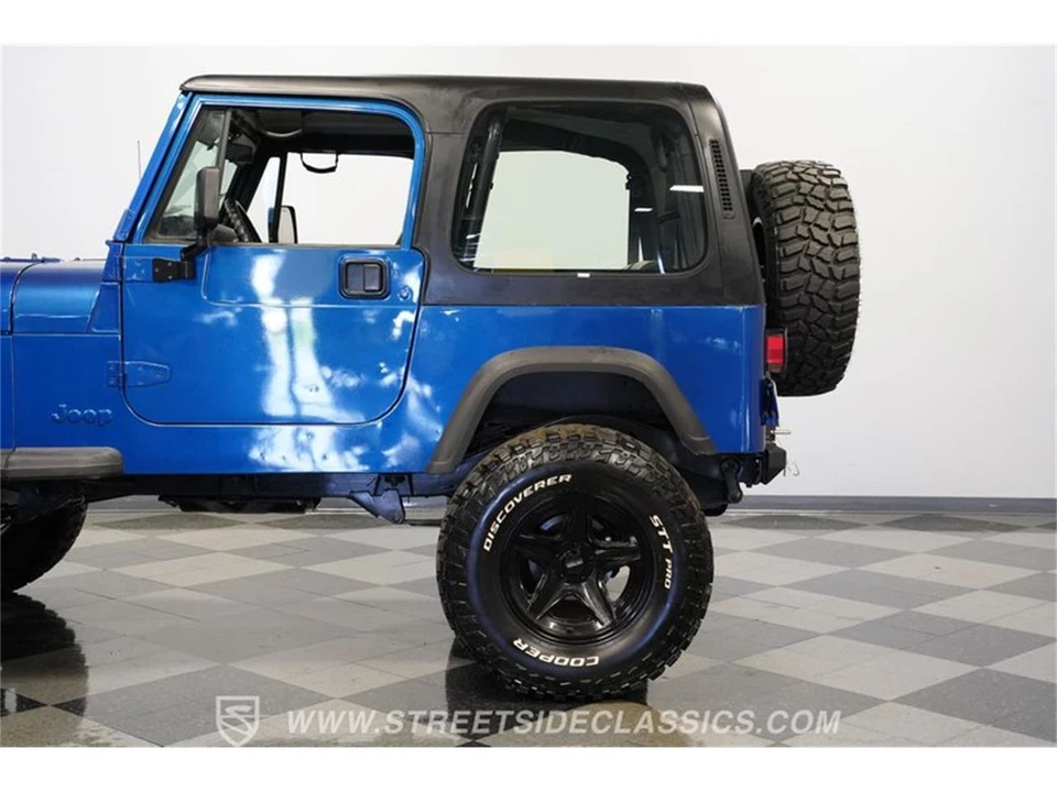1995 Jeep YJ Wrangler - Image 23 of 31