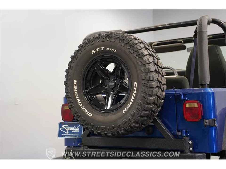 1995 Jeep YJ Wrangler - Image 25 of 31