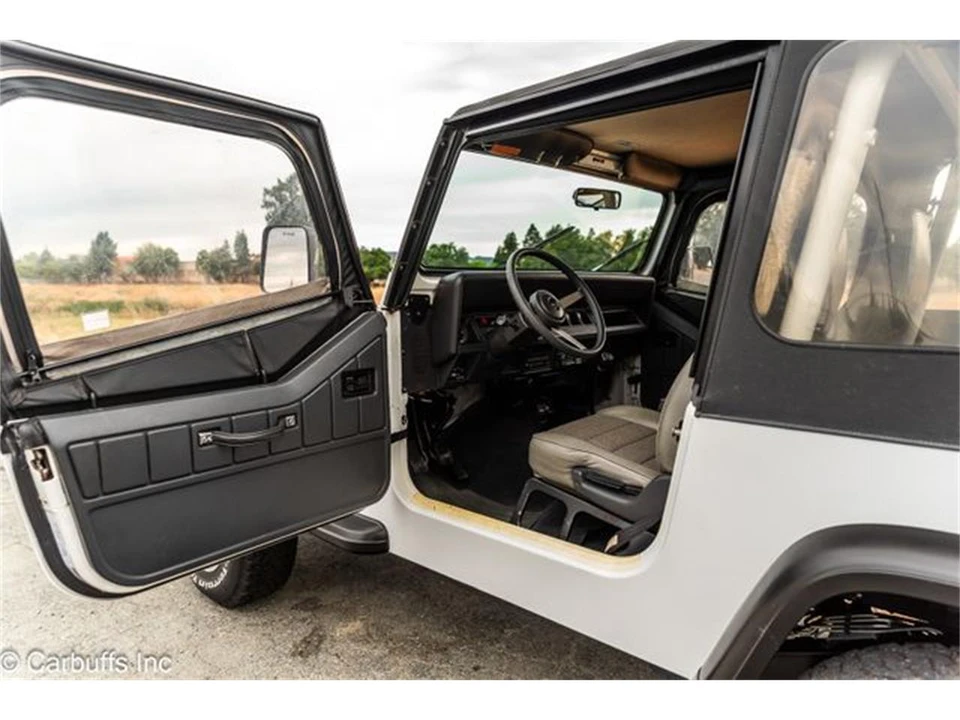 1995 Jeep YJ Wrangler - Image 29 of 31