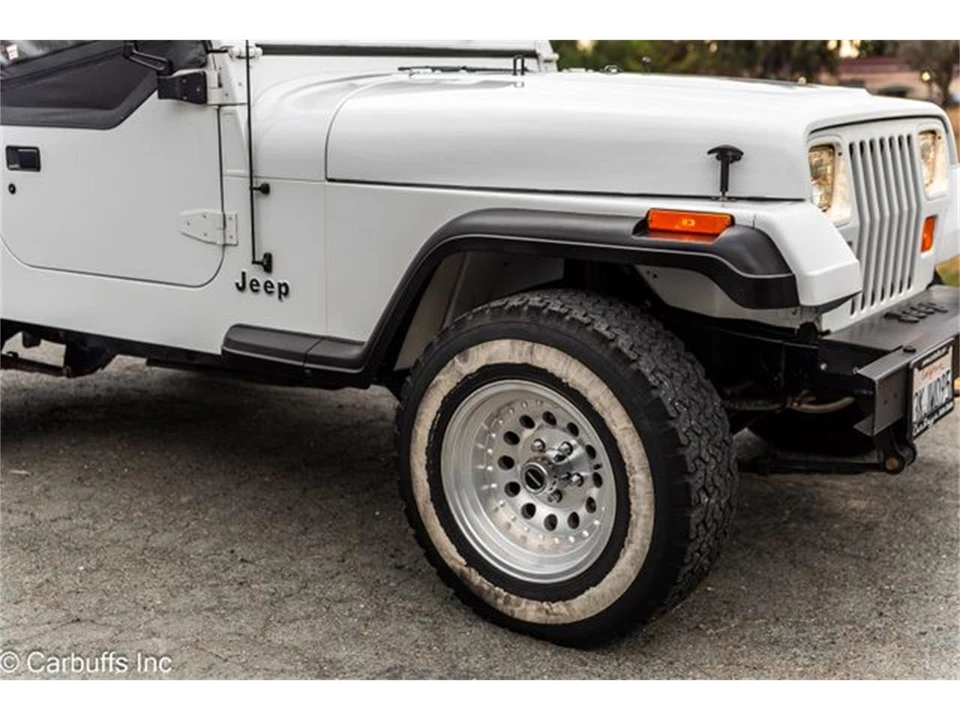 1995 Jeep YJ Wrangler - Image 19 of 31
