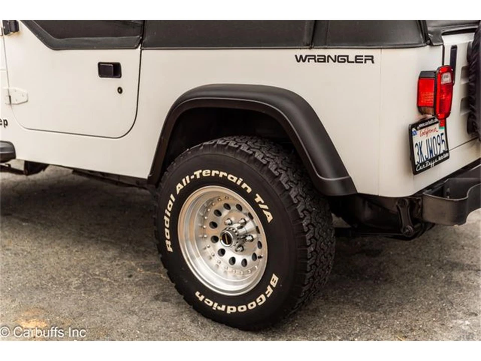 1995 Jeep YJ Wrangler - Image 25 of 31