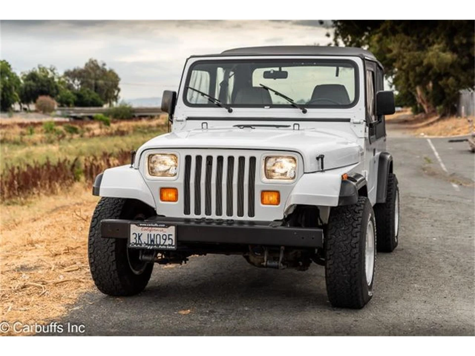 1995 Jeep YJ Wrangler - Image 4 of 31