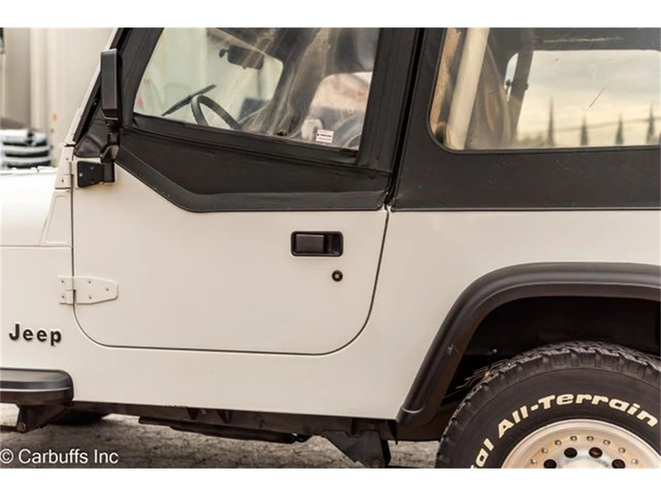 1995 Jeep YJ Wrangler - Image 26 of 31