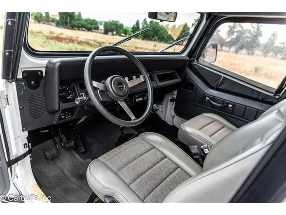 1995 Jeep YJ Wrangler - Image 30 of 31