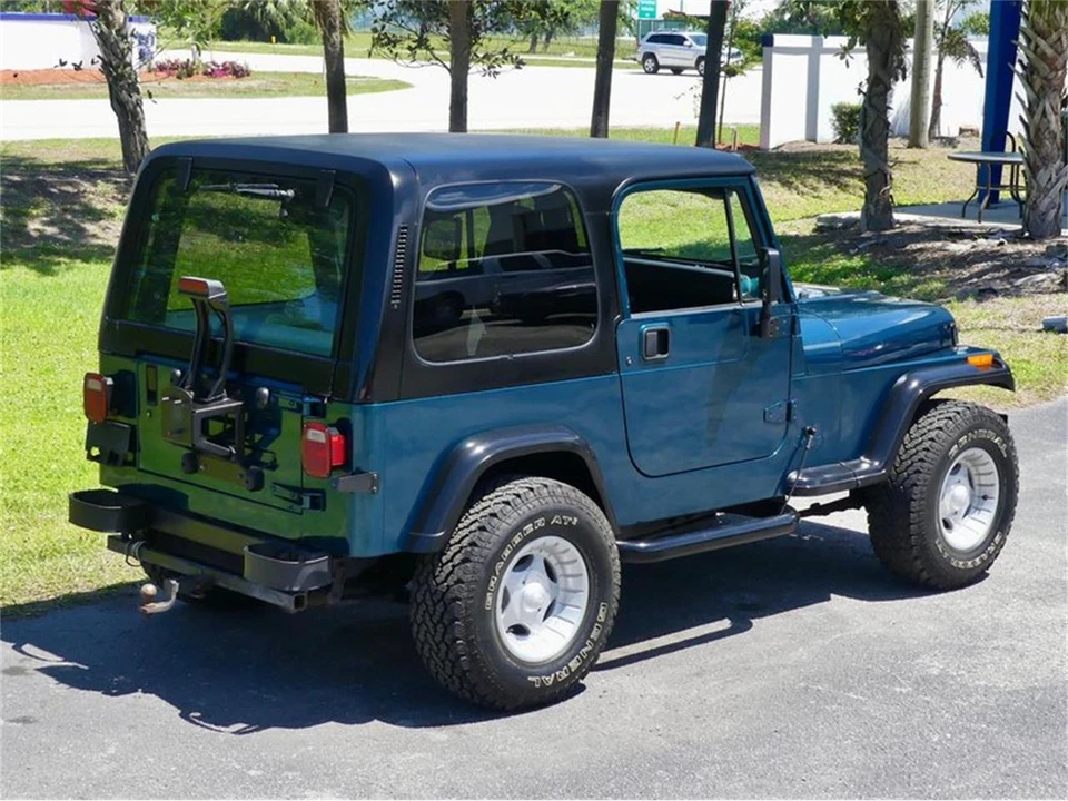 1995 Jeep YJ Wrangler - Image 22 of 31