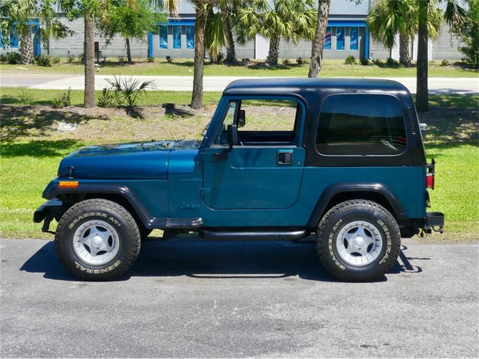 1995 Jeep YJ Wrangler - Image 13 of 31
