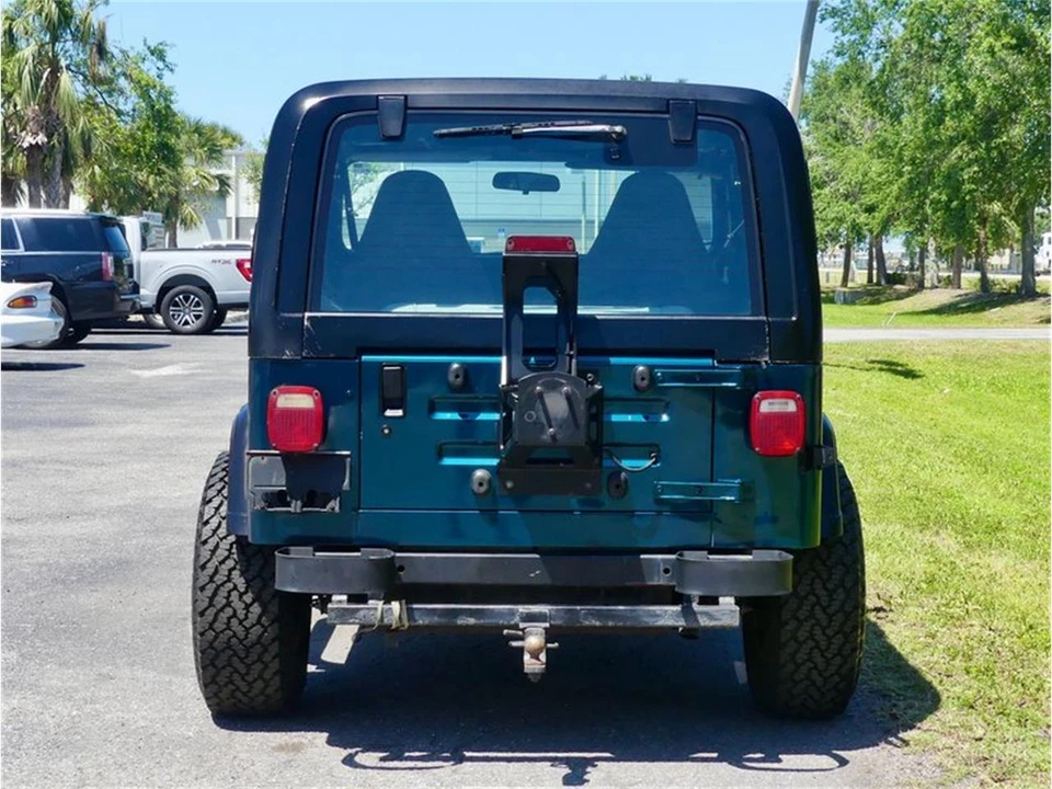 1995 Jeep YJ Wrangler - Image 18 of 31