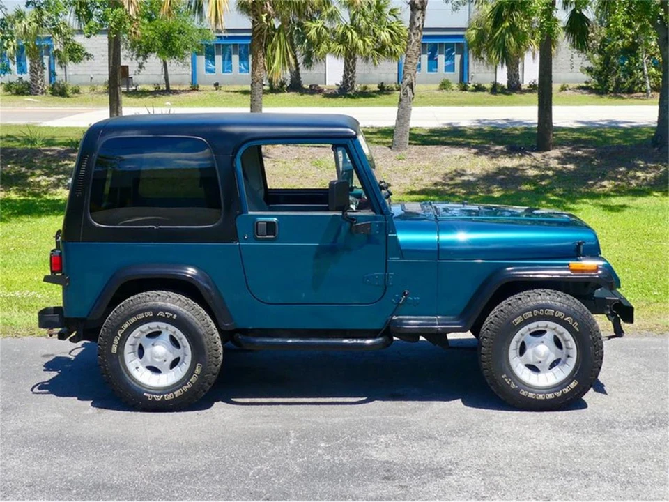 1995 Jeep YJ Wrangler - Image 24 of 31