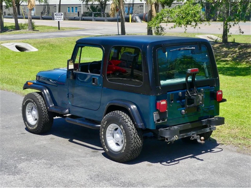 1995 Jeep YJ Wrangler - Image 16 of 31