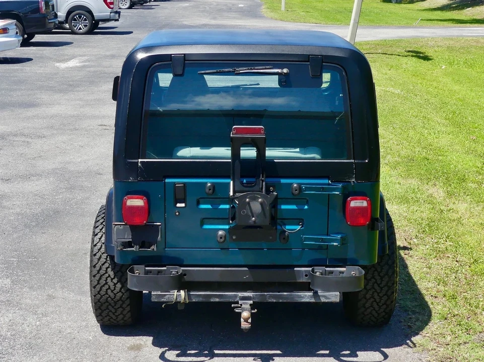1995 Jeep YJ Wrangler - Image 18 of 21