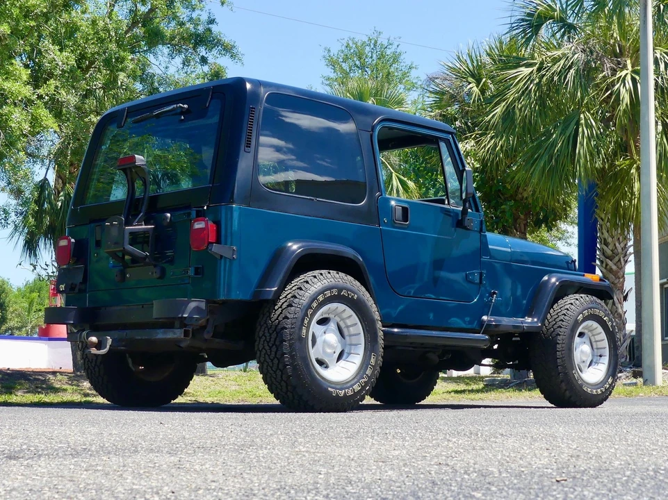 1995 Jeep YJ Wrangler - Image 23 of 24
