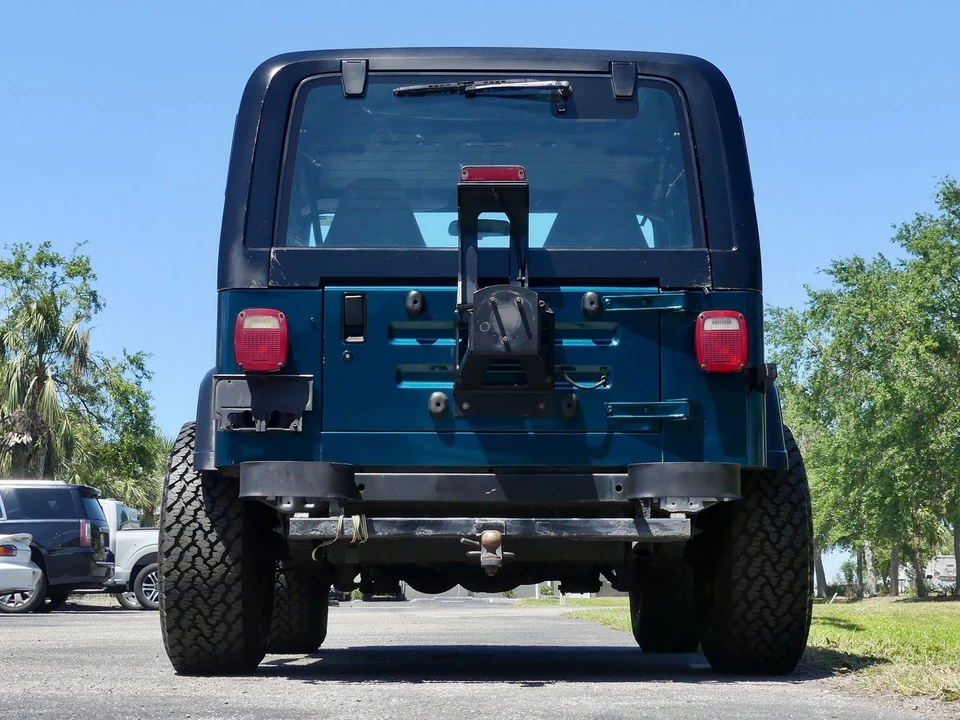 1995 Jeep YJ Wrangler - Image 19 of 21