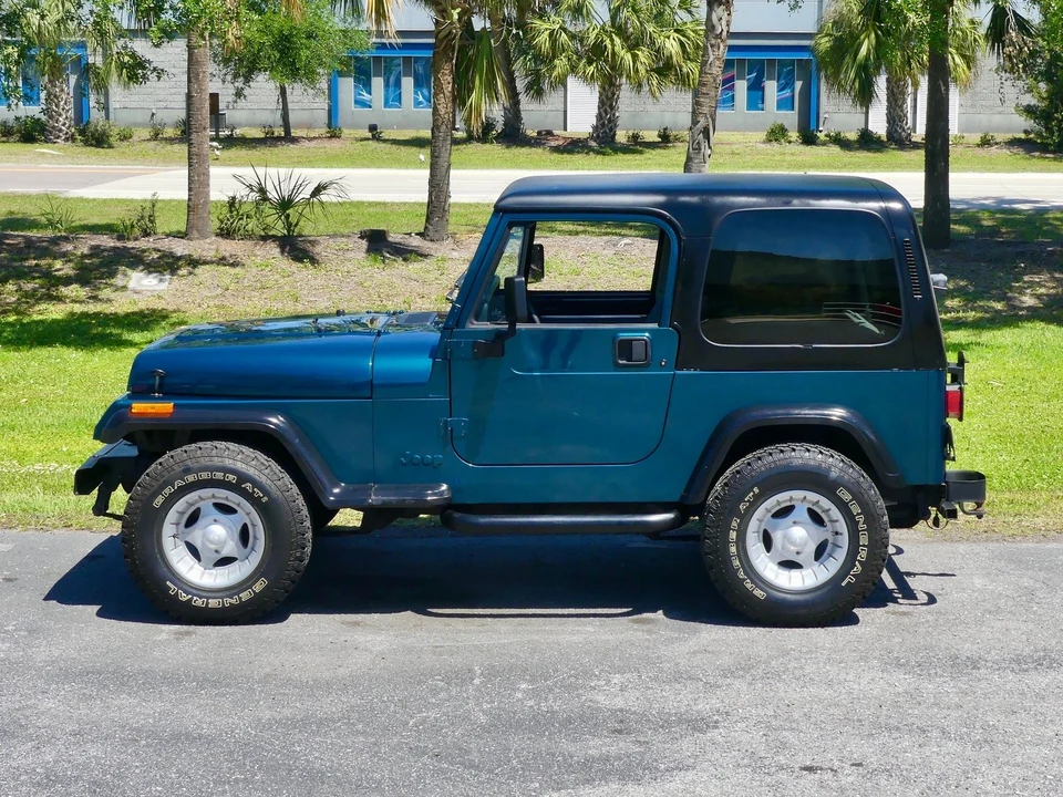 1995 Jeep YJ Wrangler - Image 12 of 21
